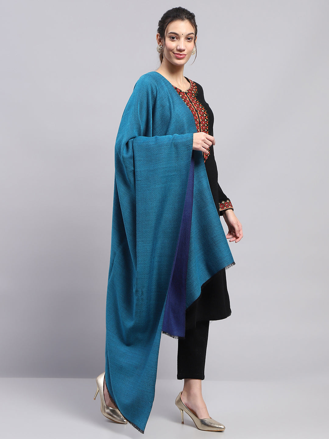 Women Blue Solid Reversible Shawl