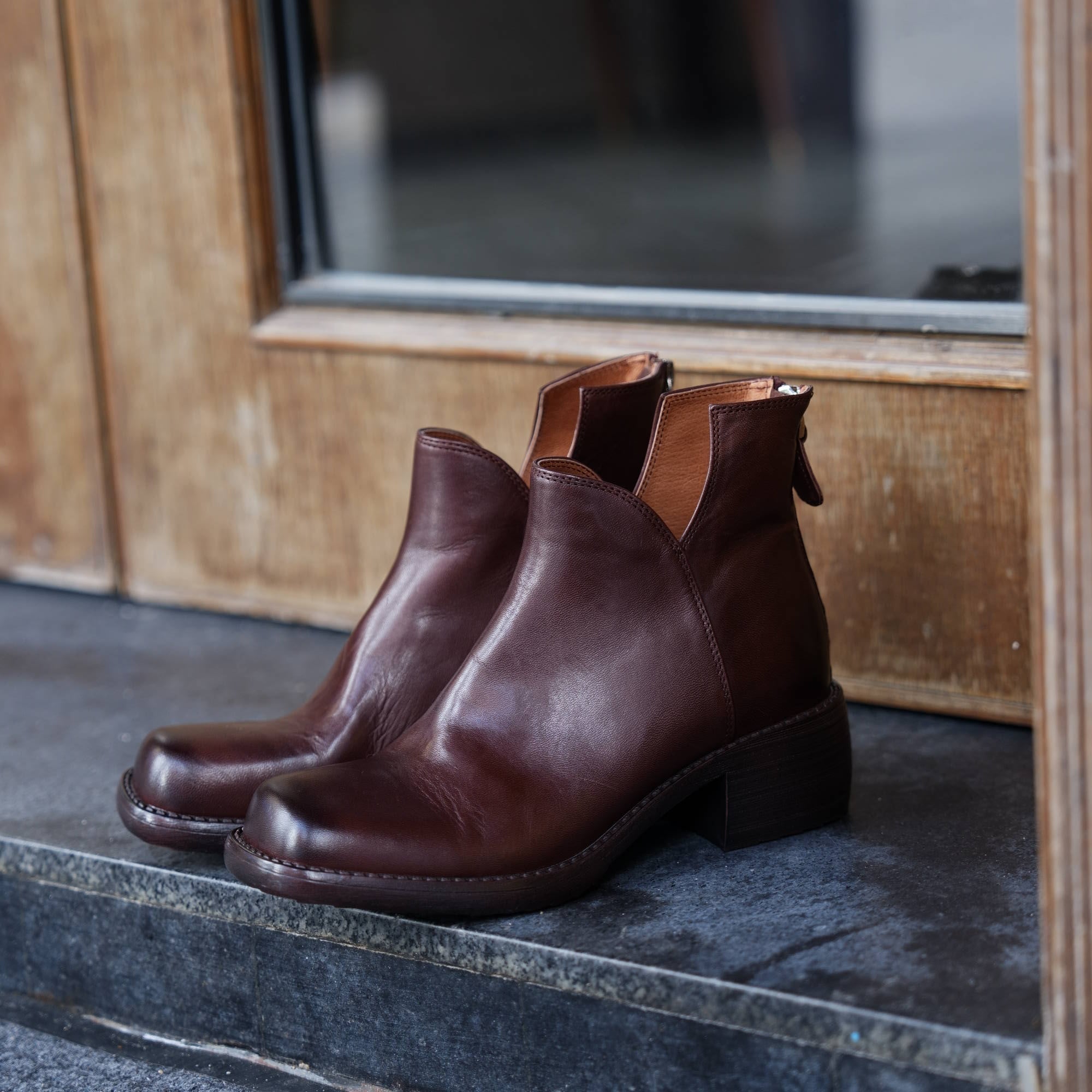 Retro Horse Leather Square Toe Ankle Boots For Women Back Zip in Black /Brown
