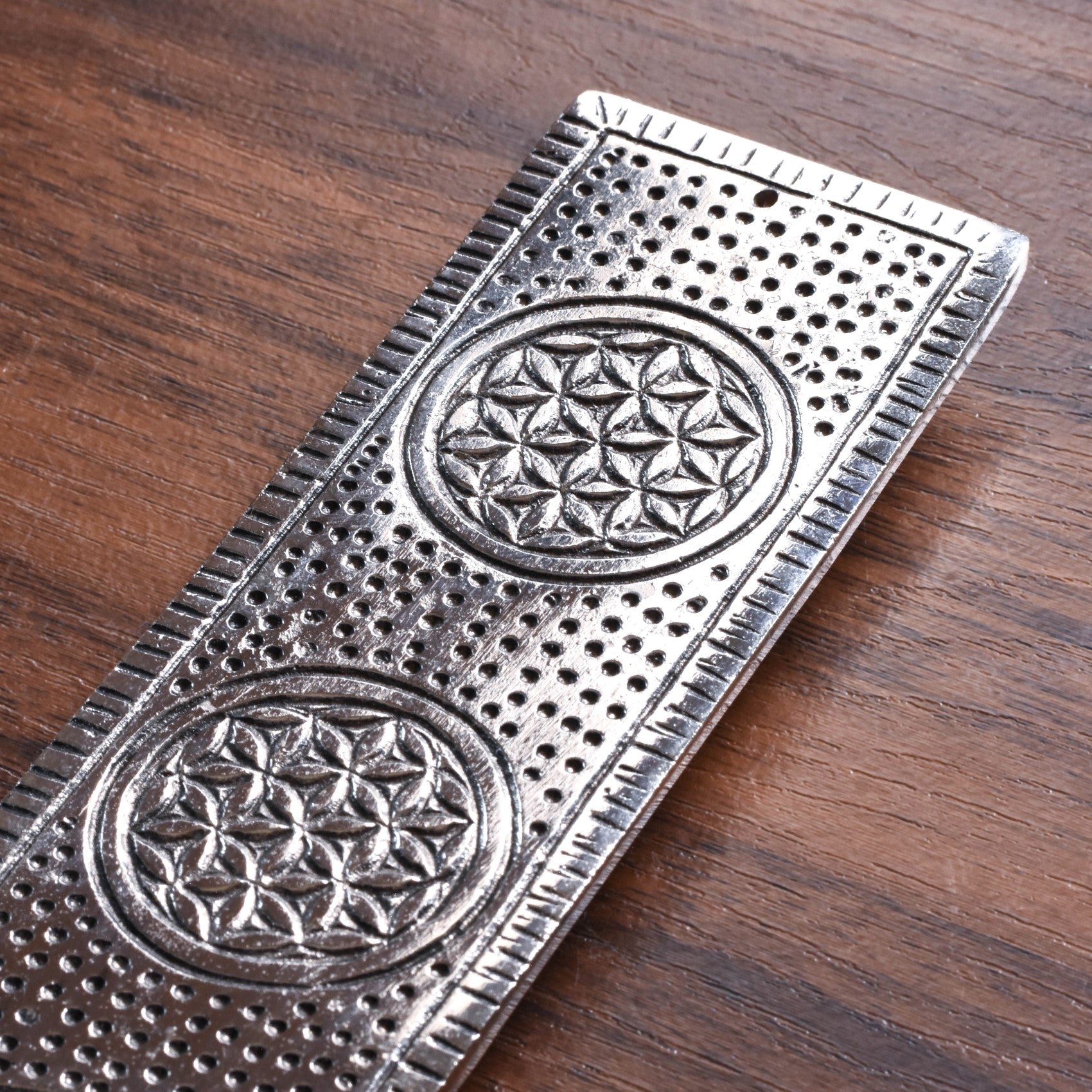 Ash Catcher Metal Agarbatti Stand With Mogra Incense Sticks