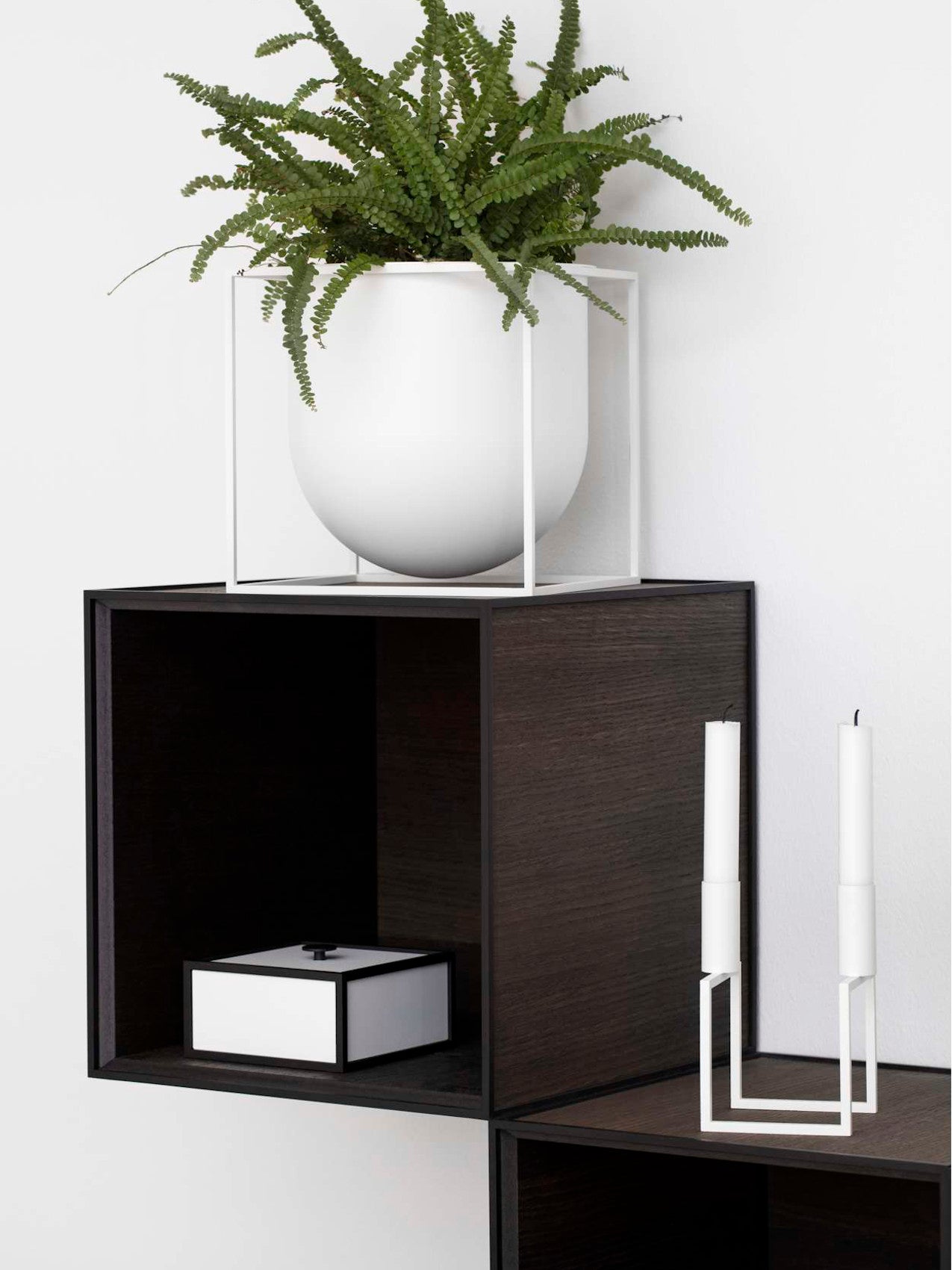 Line Candle Holder