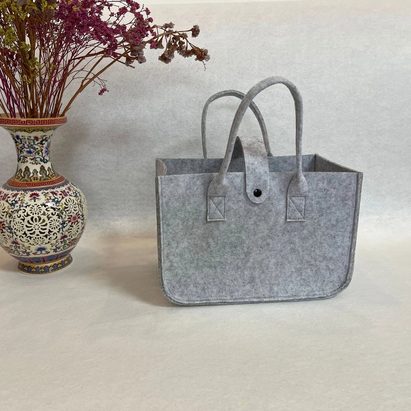 Women's Felt Solid Color Elegant Streetwear Square Buckle Handbag