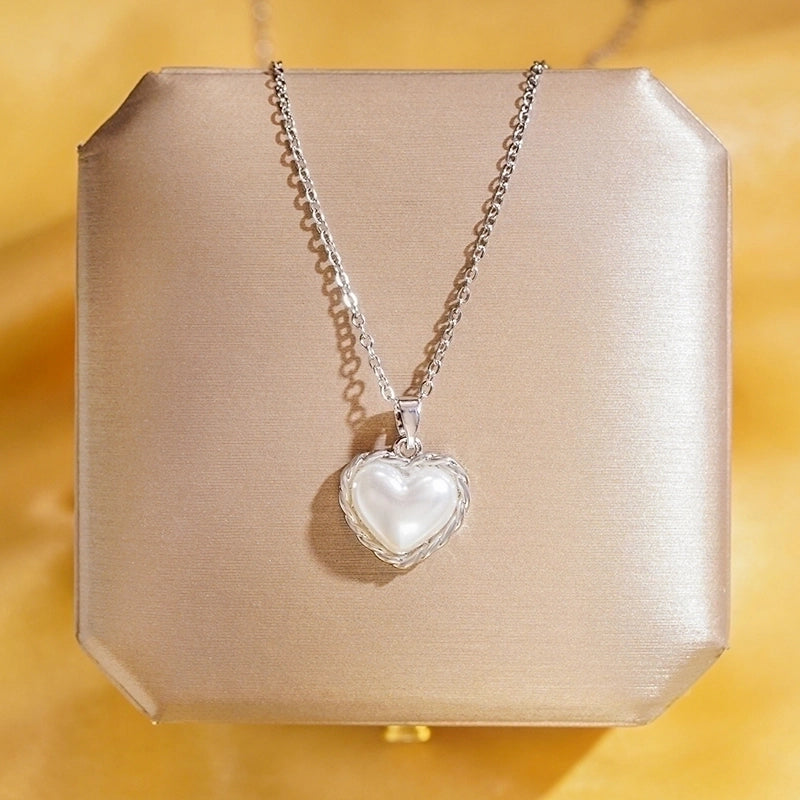 304 Stainless Steel Copper 18K Gold Plated K Gold Plated Cute Inlay Flower Butterfly Acrylic Shell Zircon Pendant Necklace