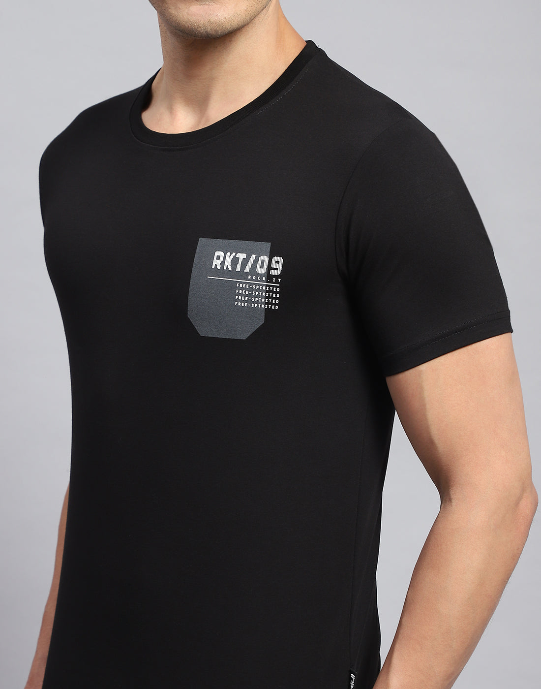 Men Black Printed Round Neck Half Sleeve T-Shirt