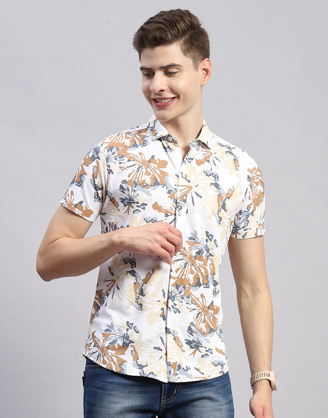 Men White Floral Print Collar Half Sleeve Shirt