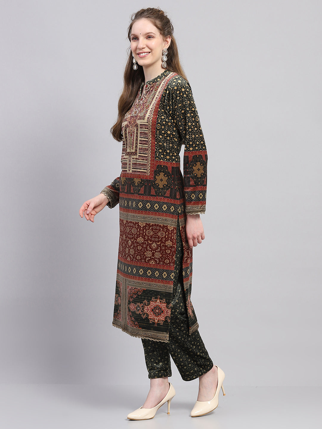 Women Green Printed Round Neck Full Sleeve Kurti Set for Winter