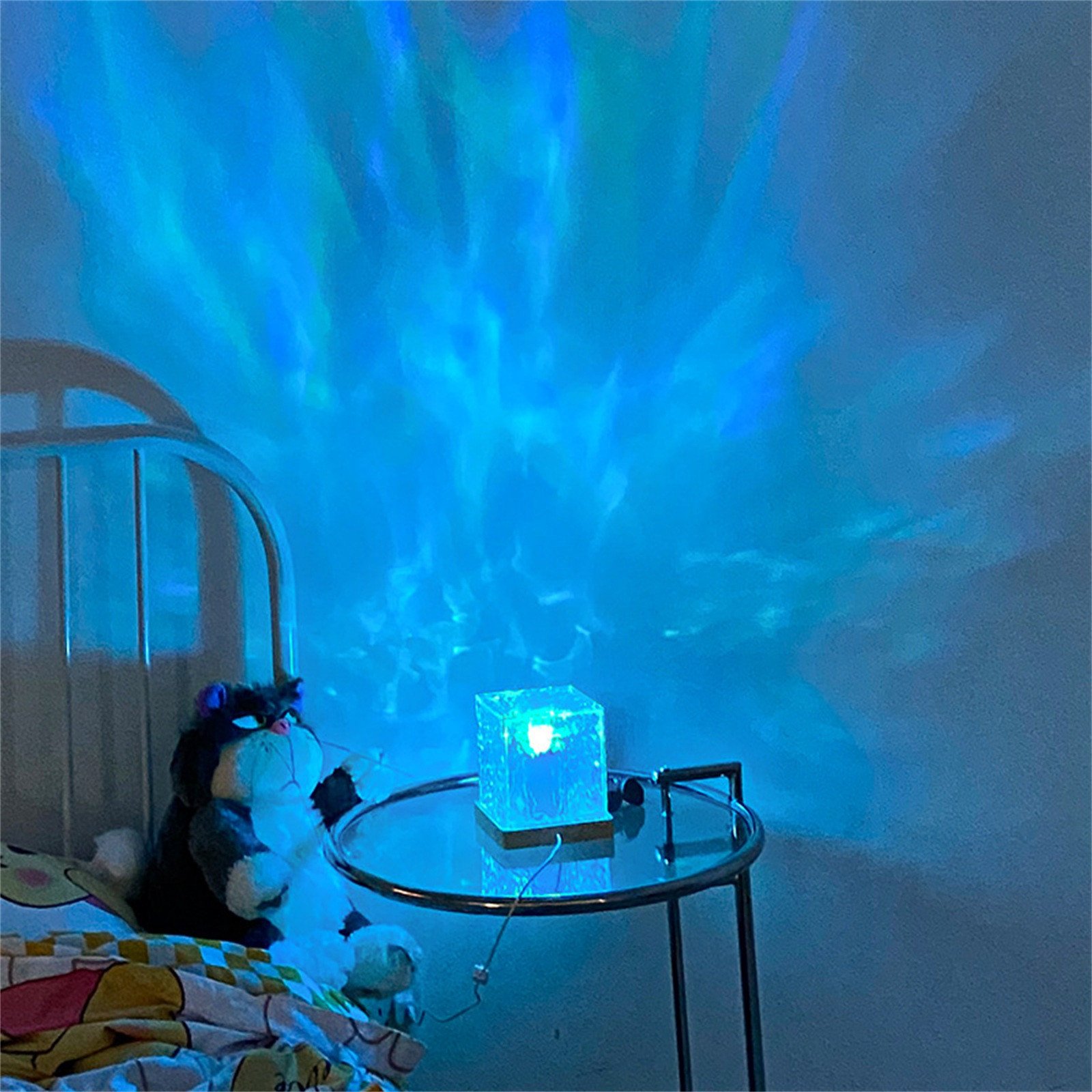 Rotating water pattern night light