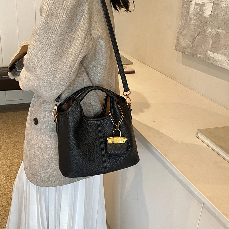Women's Small PU Solid Color Elegant Classic Style Sewing Thread Bucket Magnetic Buckle Bucket Bag