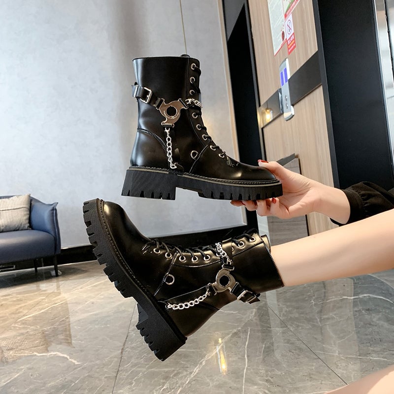 BLACK All-match Martin boots