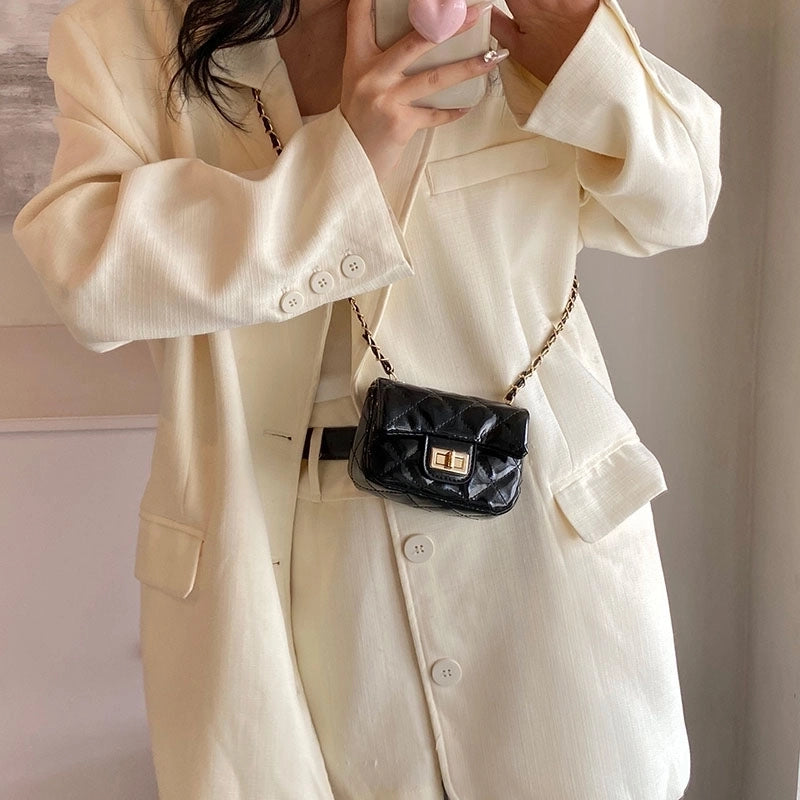 Women's Small Pu Leather Solid Color Lingge Basic Classic Style Sewing Thread Square Flip Cover Crossbody Bag
