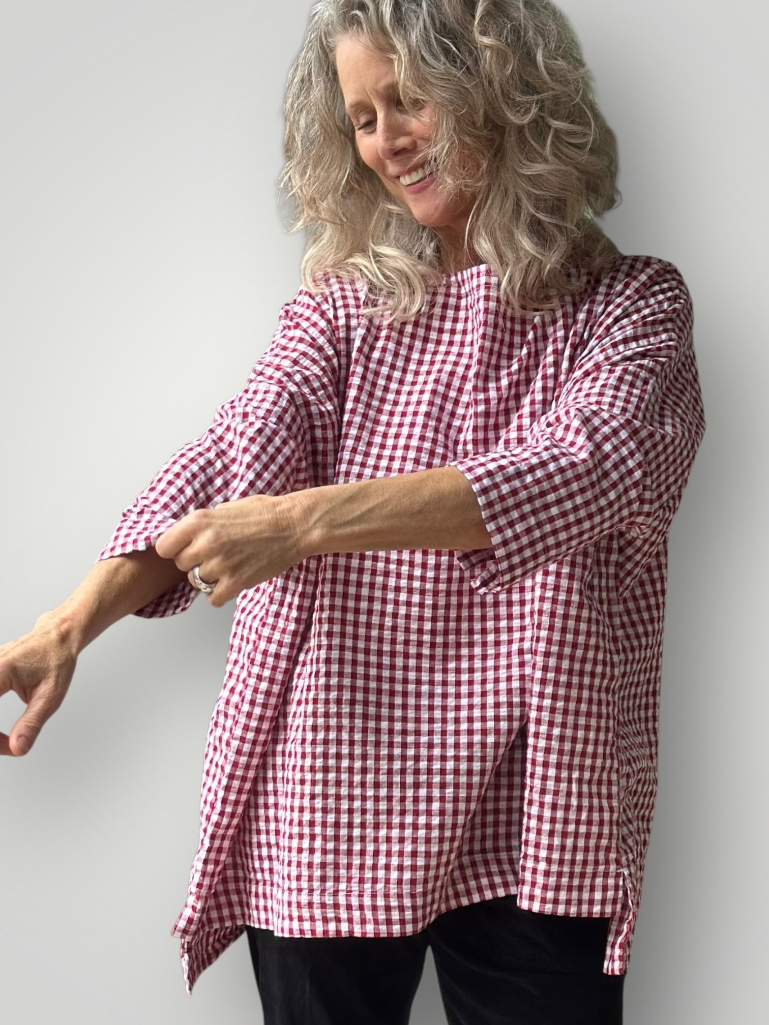 avril top - dark red gingham
