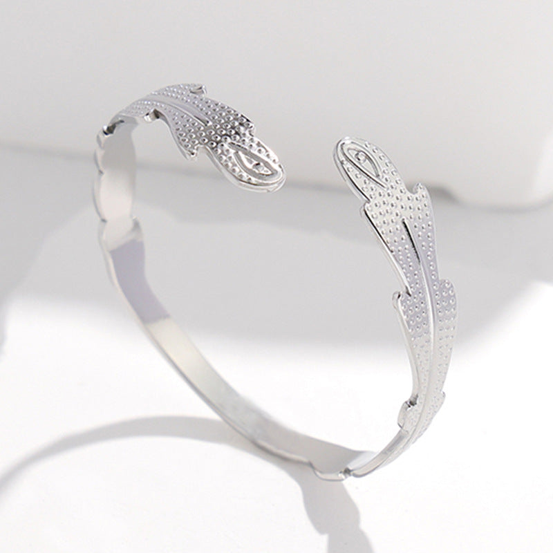 2 Pieces Expressive Stripe Stainless Steel Electroplating Bangles