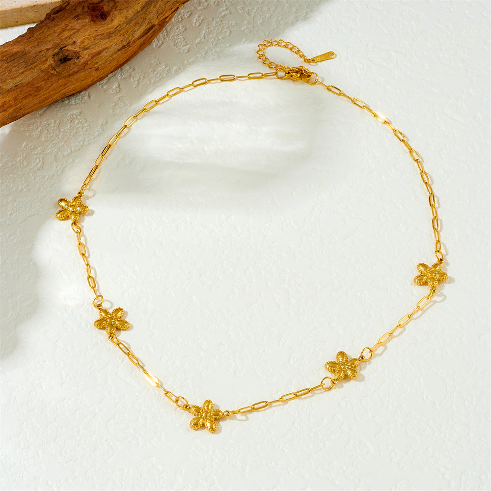Fashionable Simple And Versatile Texture Glossy Gold-Plated Love Flower Accessories Chain Stainless Steel Jewelry Necklace