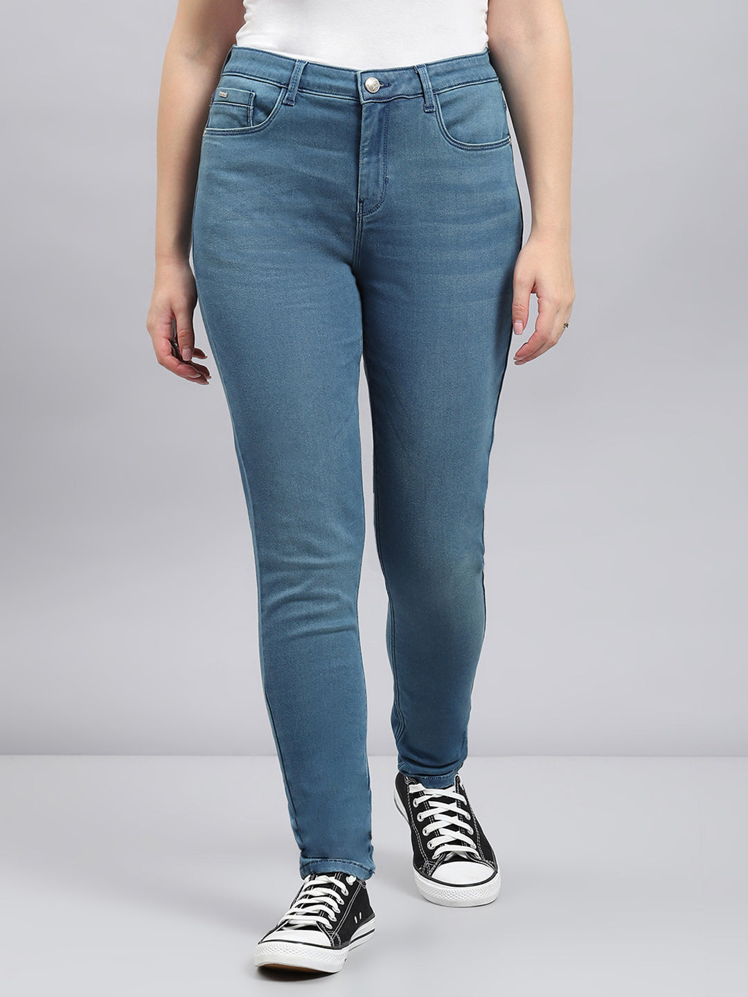 Women Blue Solid Slim Fit Denims