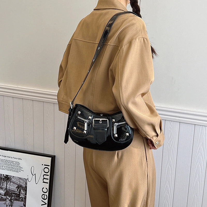 Women's Medium Pu Leather Solid Color Streetwear Zipper Underarm Bag