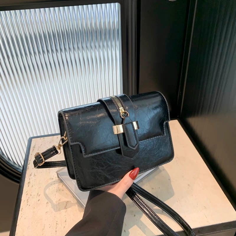 Women's Pu Leather Color Block Solid Color Streetwear Square Flip Cover Shoulder Bag Underarm Bag