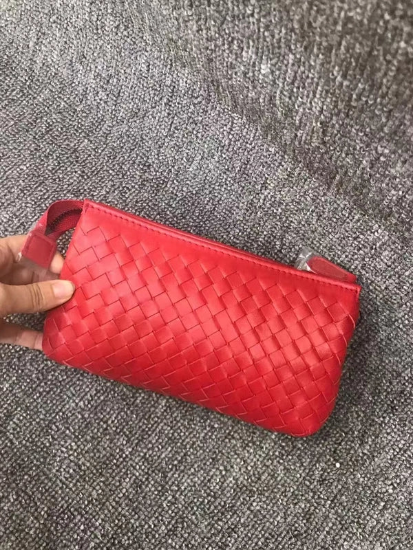 Women's Medium Leather Solid Color Vintage Style Classic Style Weave Square Zipper Crossbody Bag