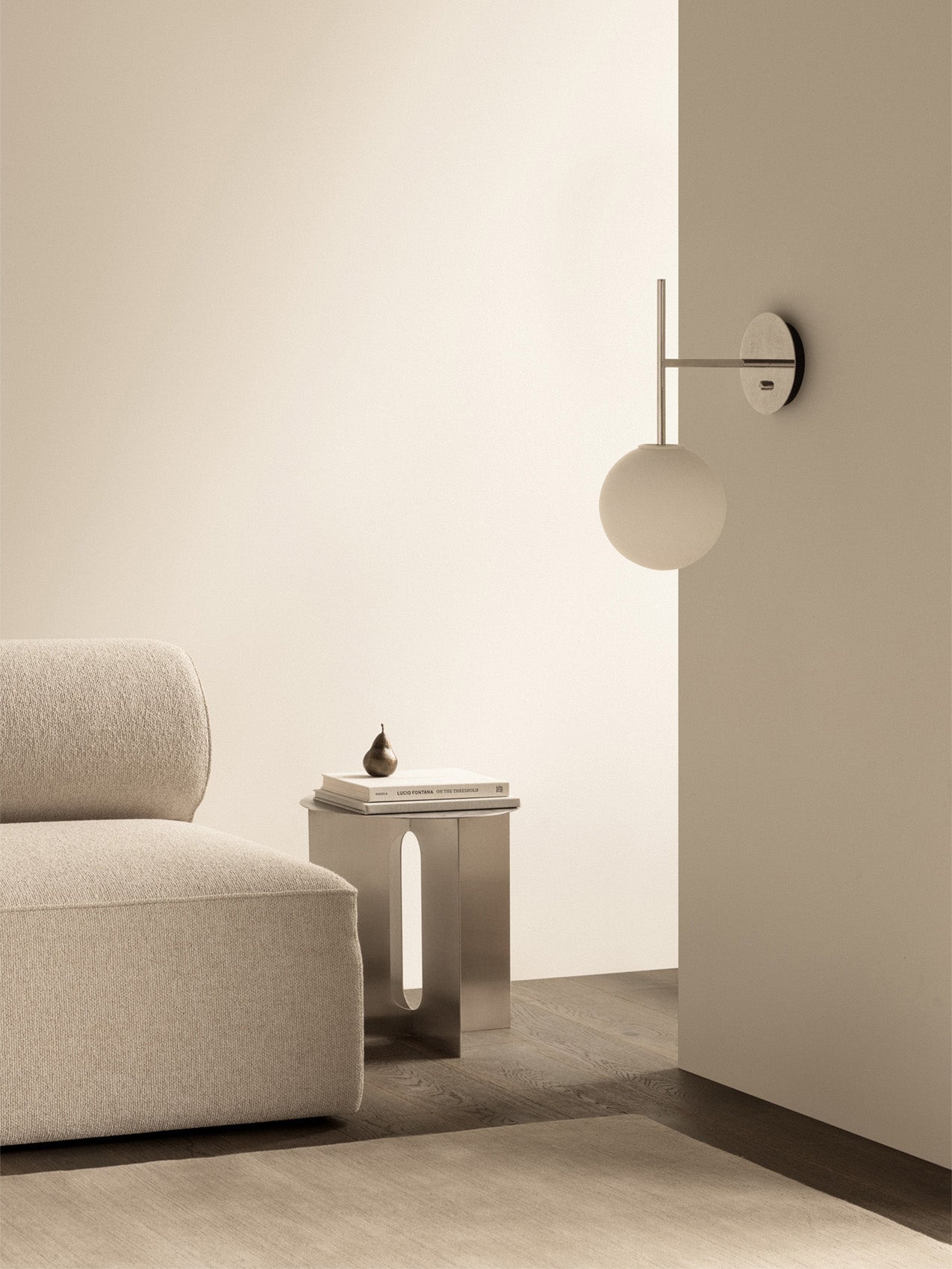 TR Bulb. Suspended Wall Lamp
