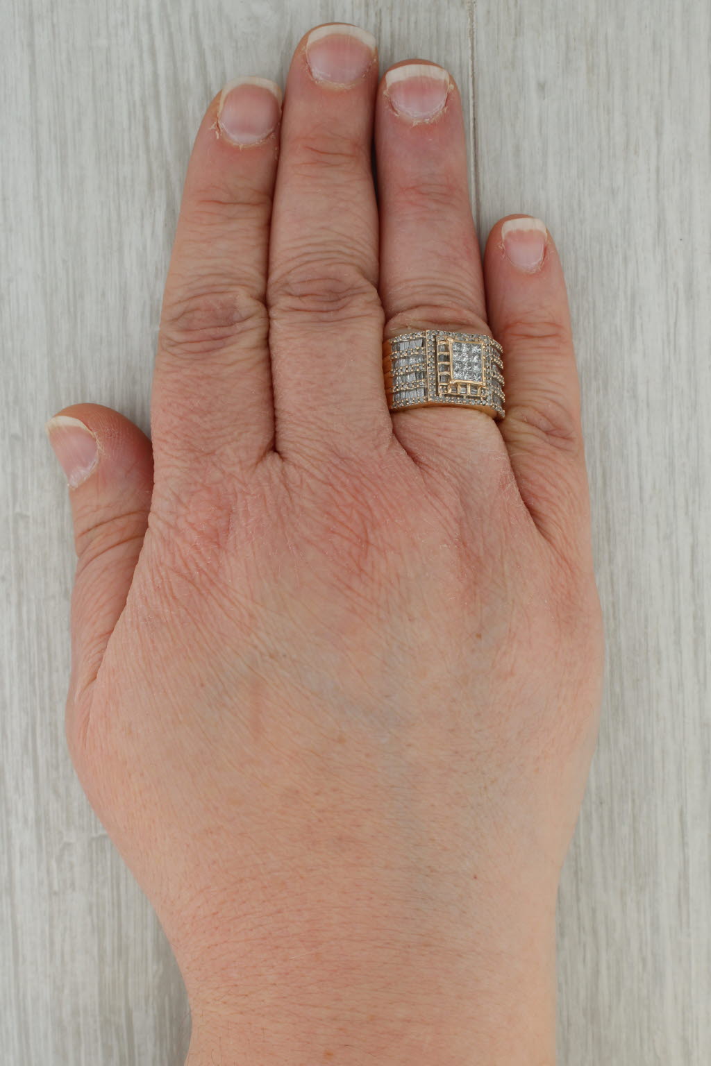 0.93ctw Diamond Cluster Halo Ring 10k Yellow Gold Size 8