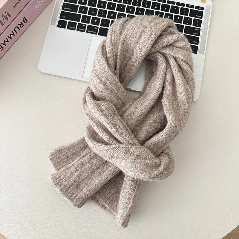 Women's Minimalist Solid Color Knit Scarf