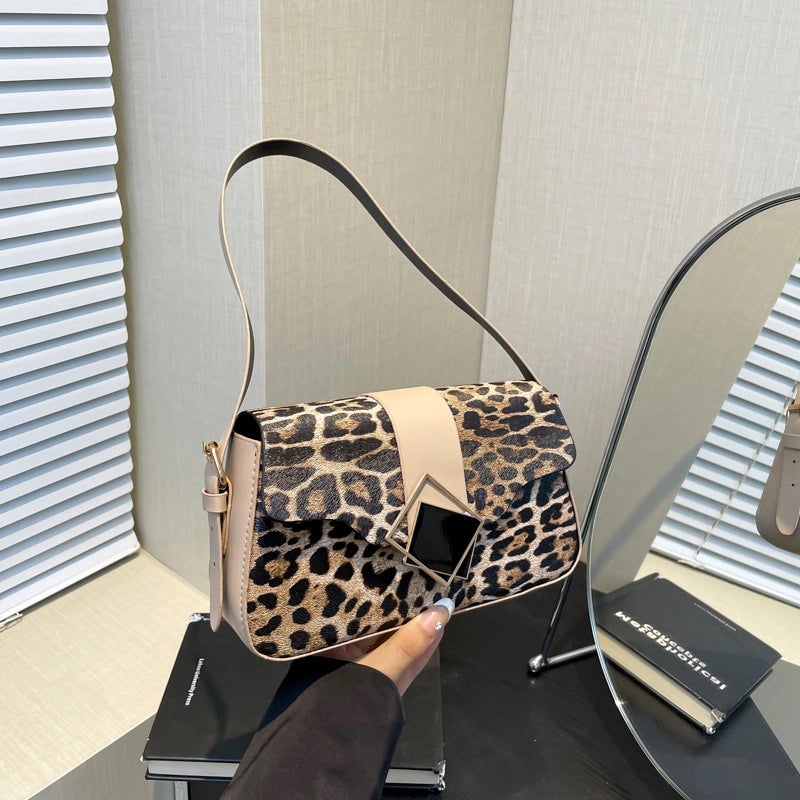 Women's Pu Leather Leopard Streetwear Square Magnetic Buckle Underarm Bag