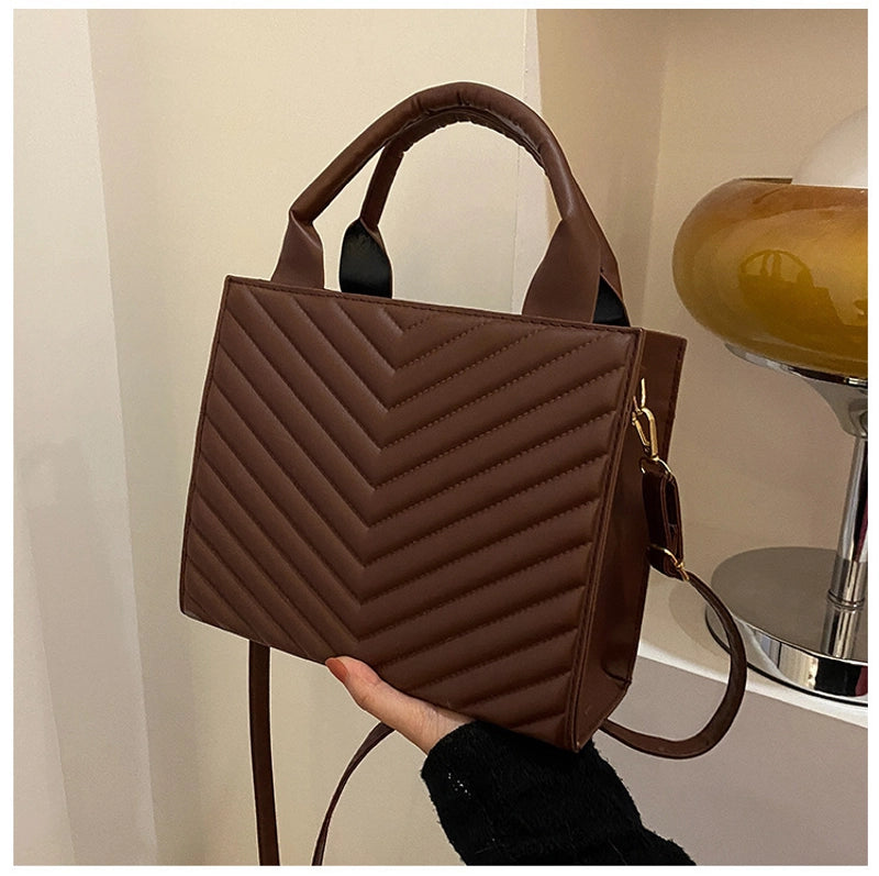 Women's Pu Leather Solid Color Classic Style Sewing Thread Square Zipper Crossbody Bag