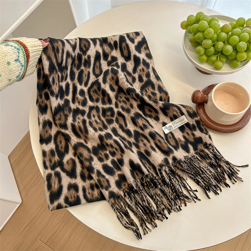 Women's Classic Style Leopard Imitation Cashmere Tassel Scarf