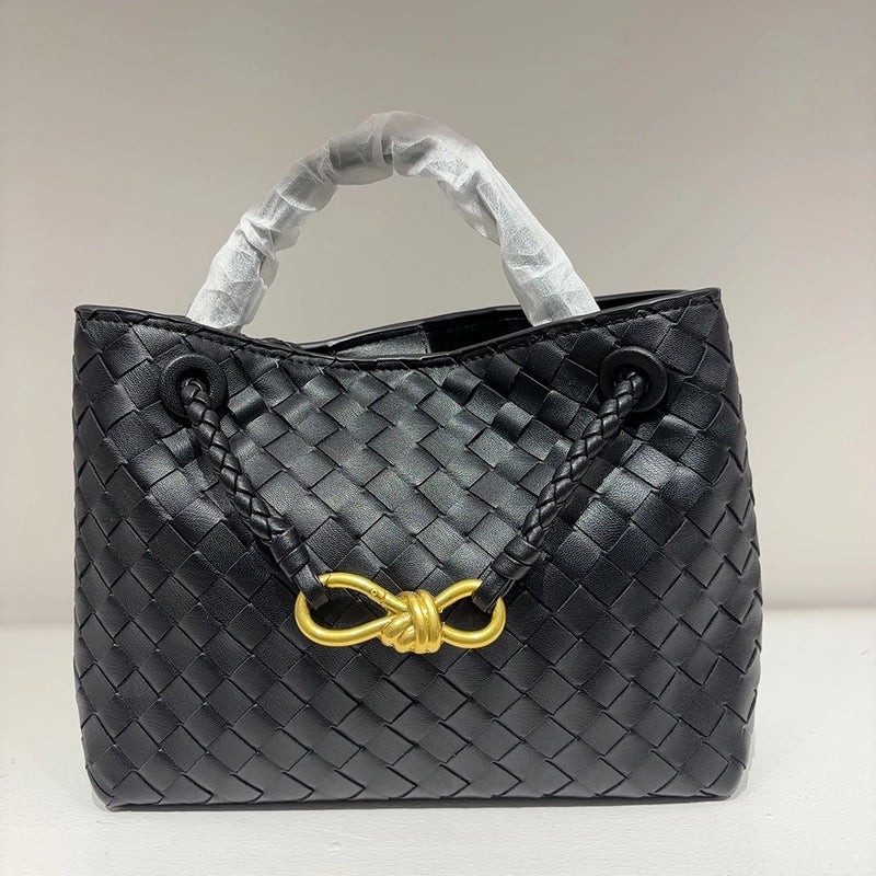 Women's Pu Leather Solid Color Classic Style Weave Square Magnetic Buckle Shoulder Bag