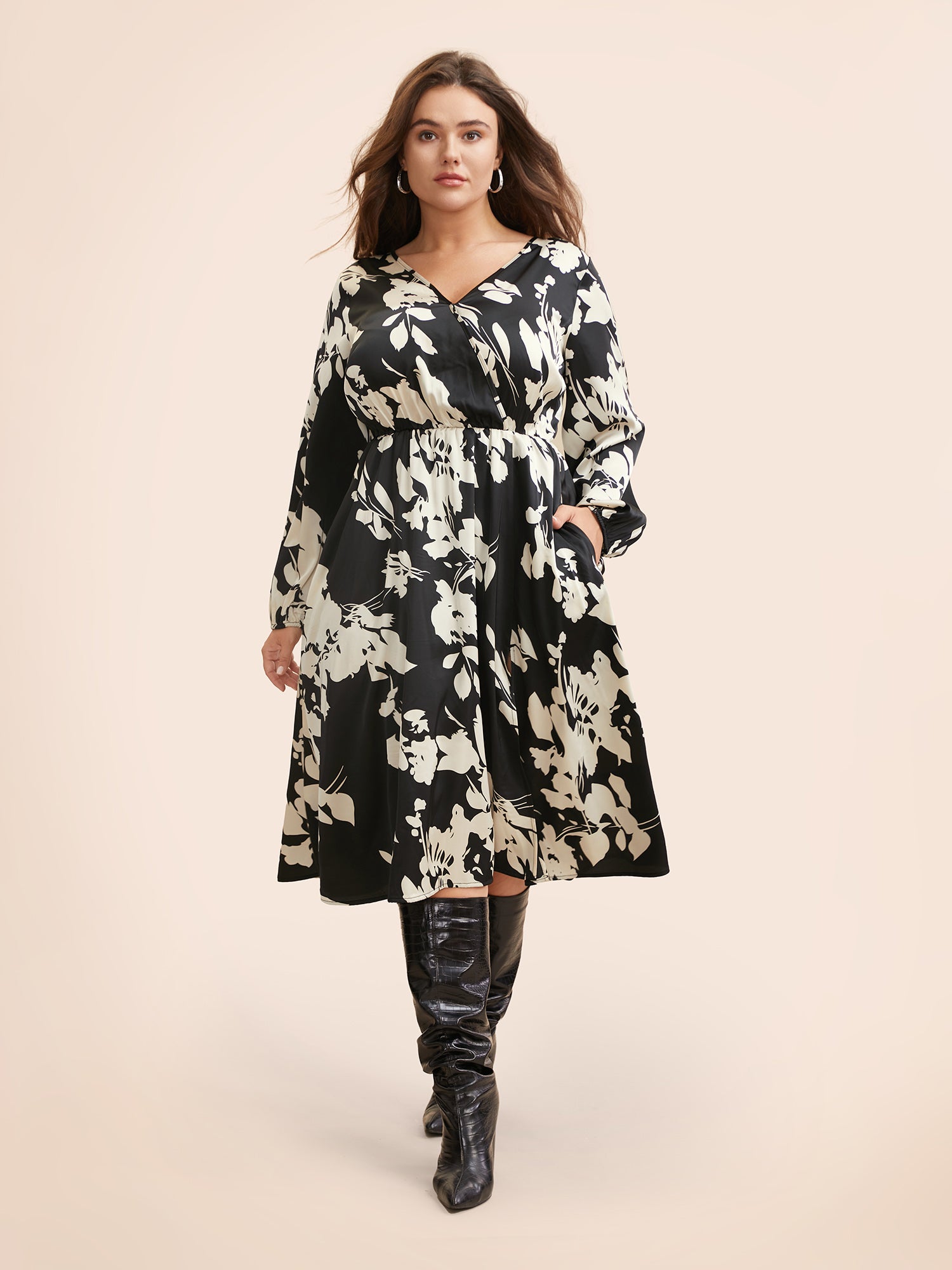 Overlap Collar Silhouette Floral Print Gathered Dress