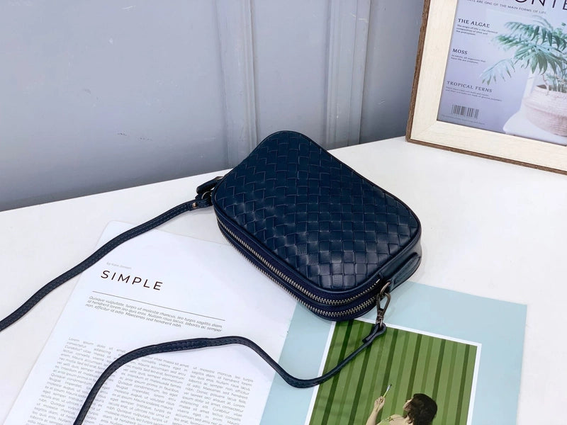 Women's Small Leather Solid Color Classic Style Weave Sewing Thread Pillow Shape Zipper Crossbody Bag