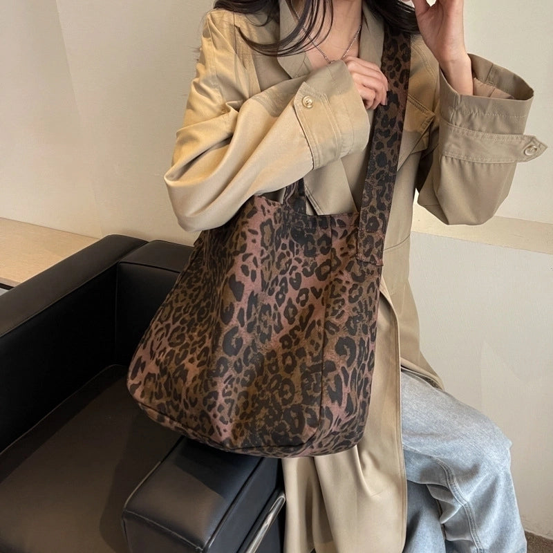 Women's Large Cloth Leopard Streetwear Zipper Tote Bag