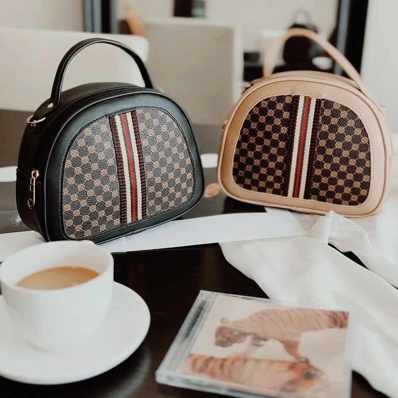 Women's Medium Pu Leather Monogram Argyle Vintage Style Classic Style Semicircle Zipper Crossbody Bag