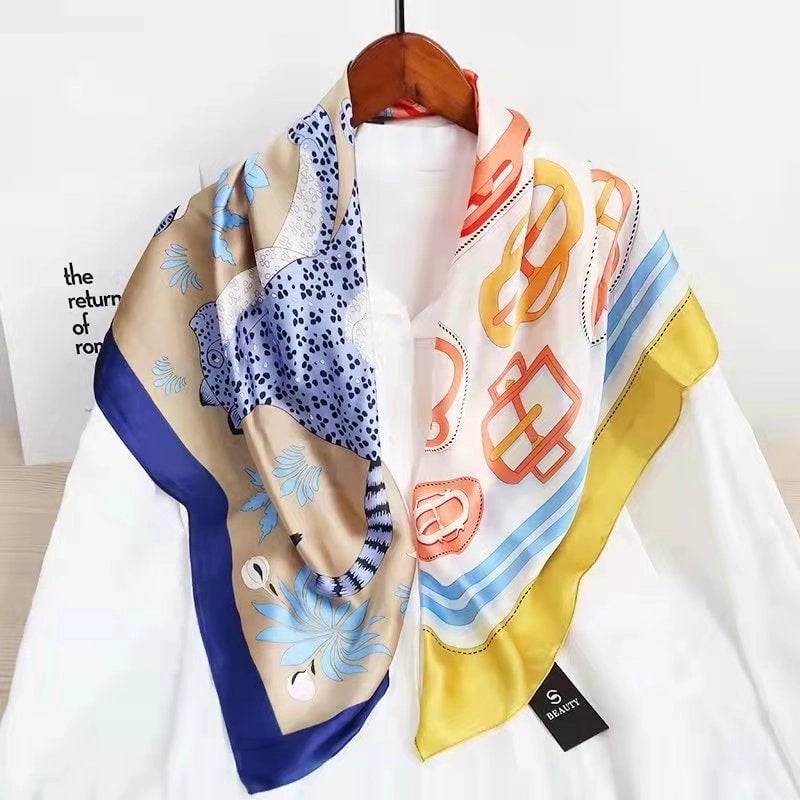Women's Elegant Retro Printing Satin Silk Scarf