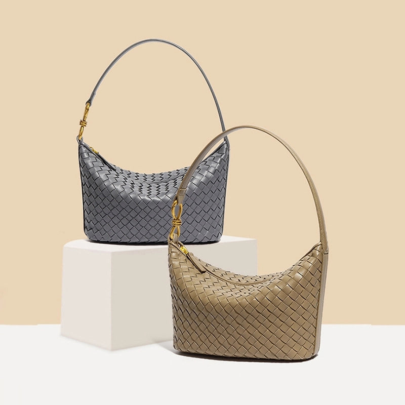 Women's Medium Pu Leather Solid Color Vintage Style Classic Style Dumpling Shape Zipper Straw Bag