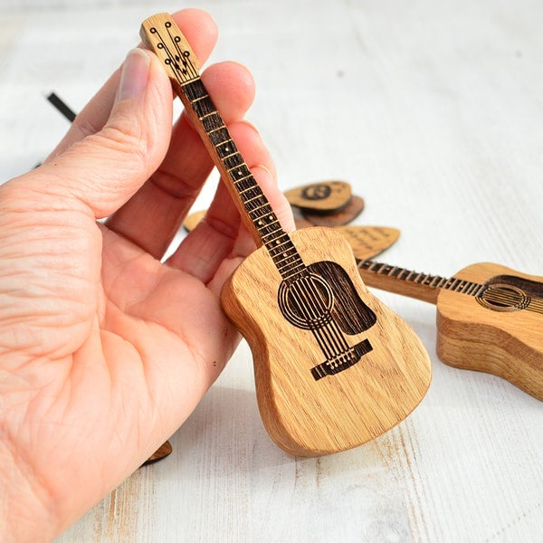 🔥Last Day 49% OFF🔥Wooden Acoustic Guitar Pick Box with Stand