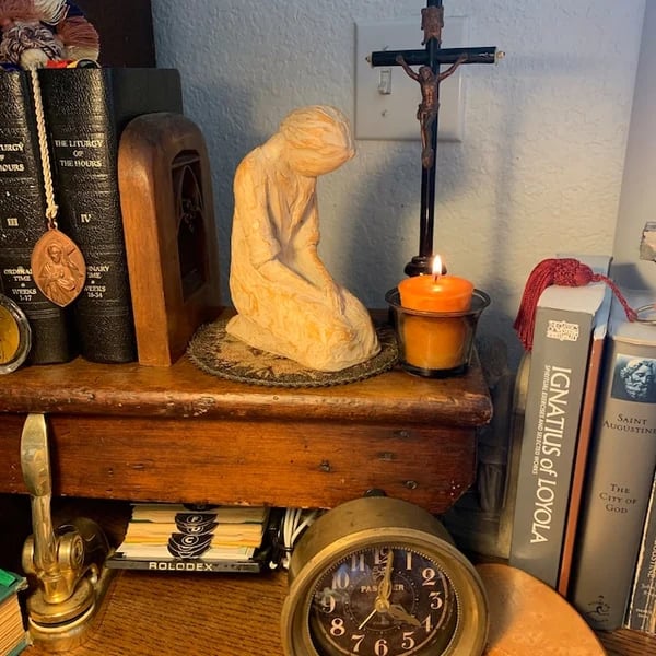 🎄Sweet Hour of Prayer. beautiful hand cast inspirational sculpture of woman praying