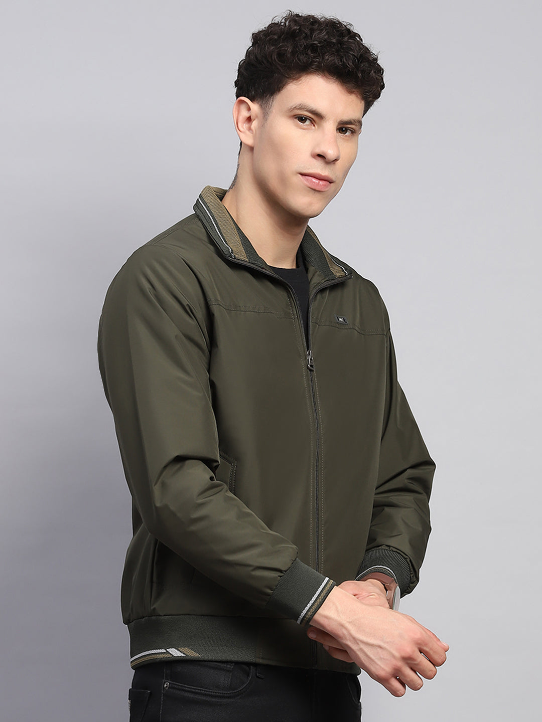 Men Olive Solid Collar Full Sleeve Jacket