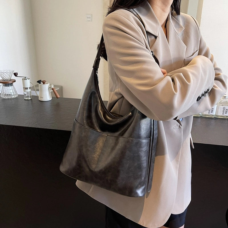 Women's Medium Pu Leather Solid Color Streetwear Sewing Thread Square Magnetic Buckle Shoulder Bag