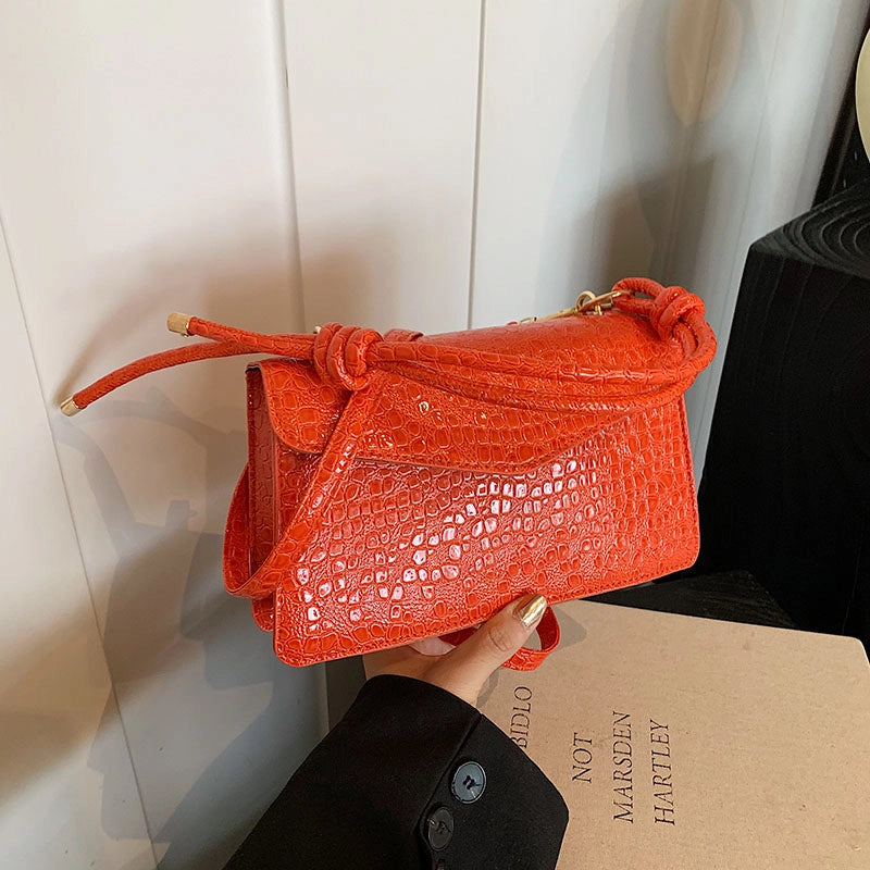 Women's Pu Leather Solid Color Elegant Streetwear Square Magnetic Buckle Crossbody Bag
