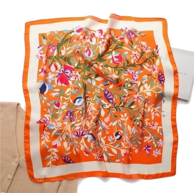Women's Sweet Minimalist Flower Silk Printing Silk Scarf