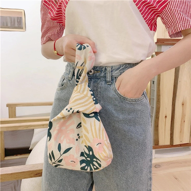 Women's Small Canvas Cartoon Bear Cat Vacation Open Handbag