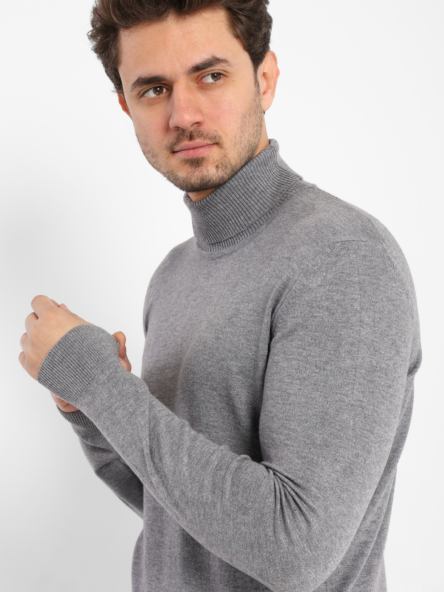 Basic Turtle Neck Solid Pullover