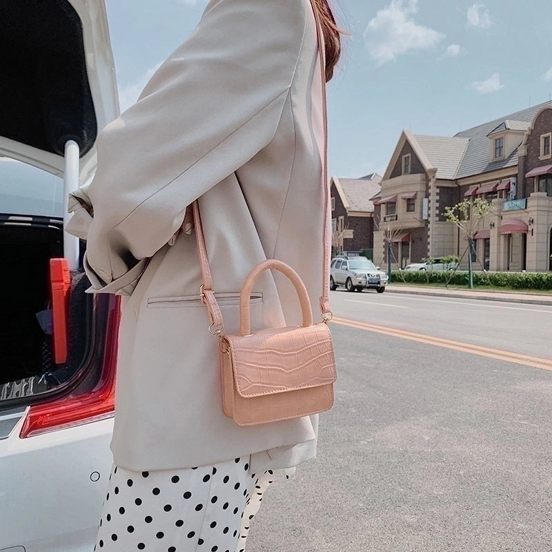 Women's All Seasons Pu Leather Solid Color Streetwear Square Magnetic Buckle Handbag
