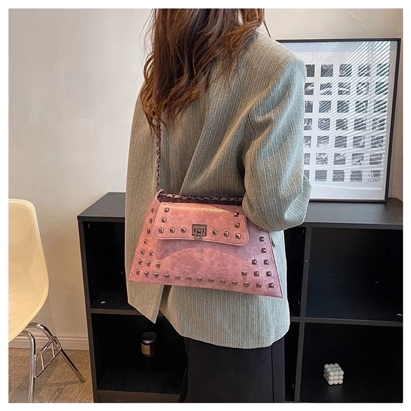 Women's Pu Leather Solid Color Streetwear Square Lock Clasp Shoulder Bag