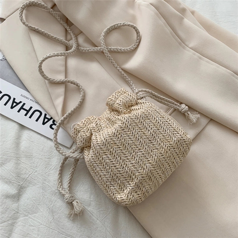 Women's Small Straw Flower Vacation Bucket String Bucket Bag