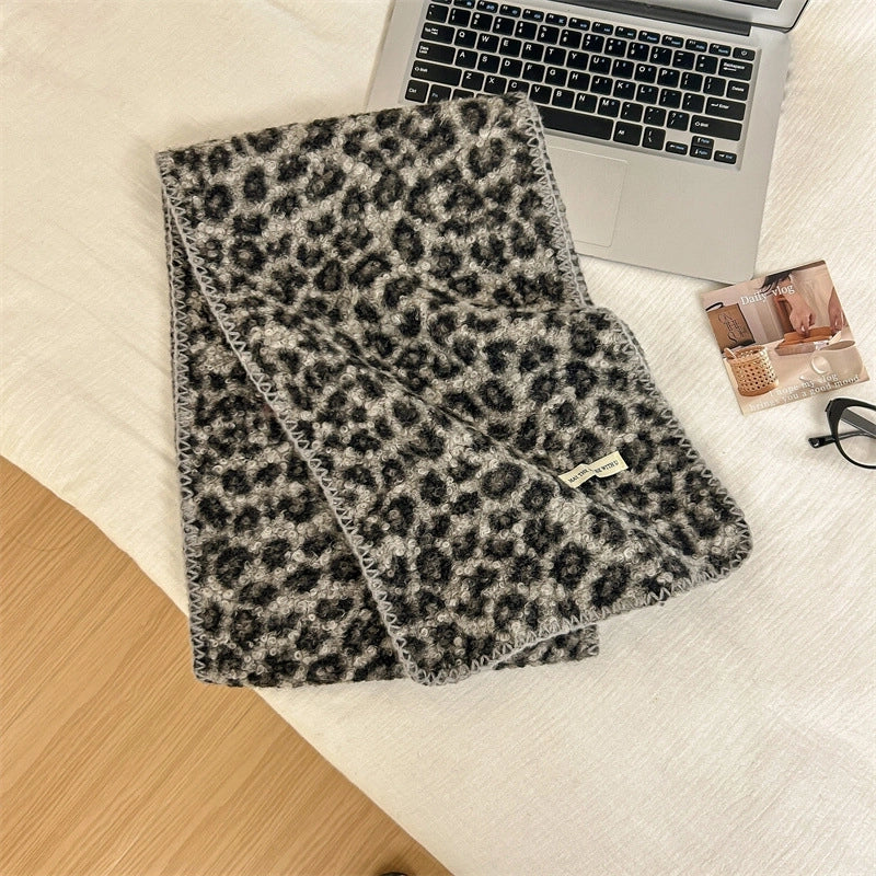 Women's Classic Style Leopard Imitation Cashmere Scarf