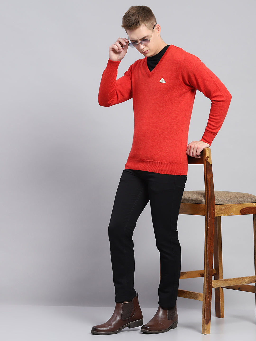 Men Red Solid V Neck Full Sleeve Pullover