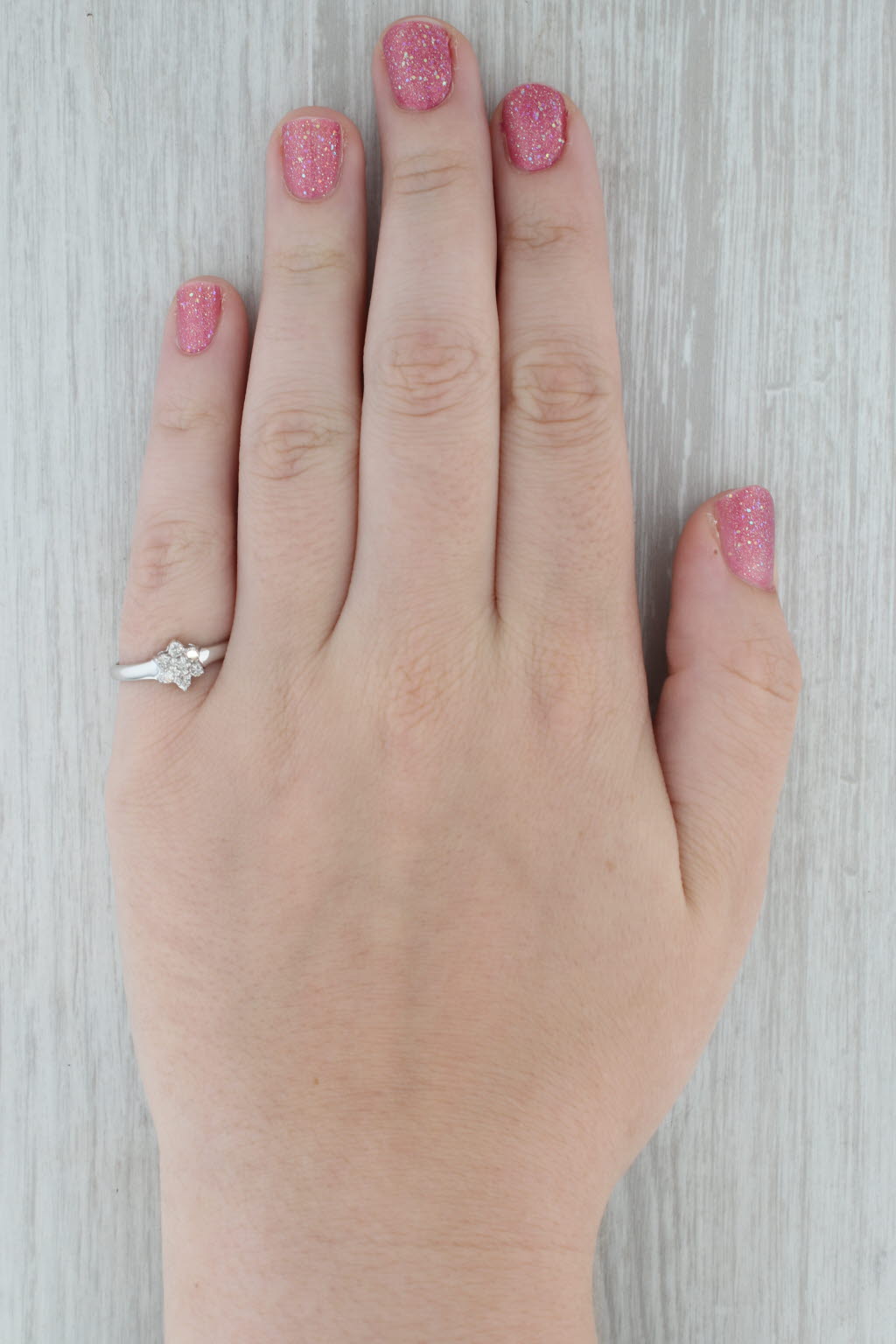 0.20ctw Diamond Flower Ring 14k White Gold Size 6.75