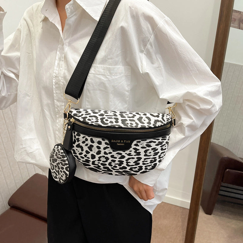 Women's Medium Pu Leather Leopard Elegant Vintage Style Dumpling Shape Zipper Fanny Pack
