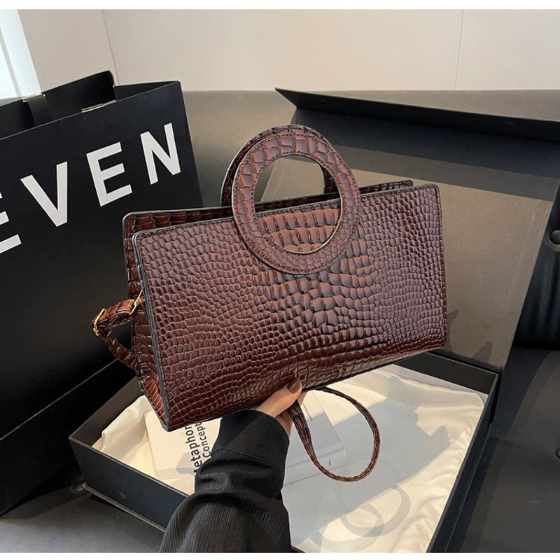 Women's Large Pu Leather Solid Color Crocodile Streetwear Square Zipper Handbag
