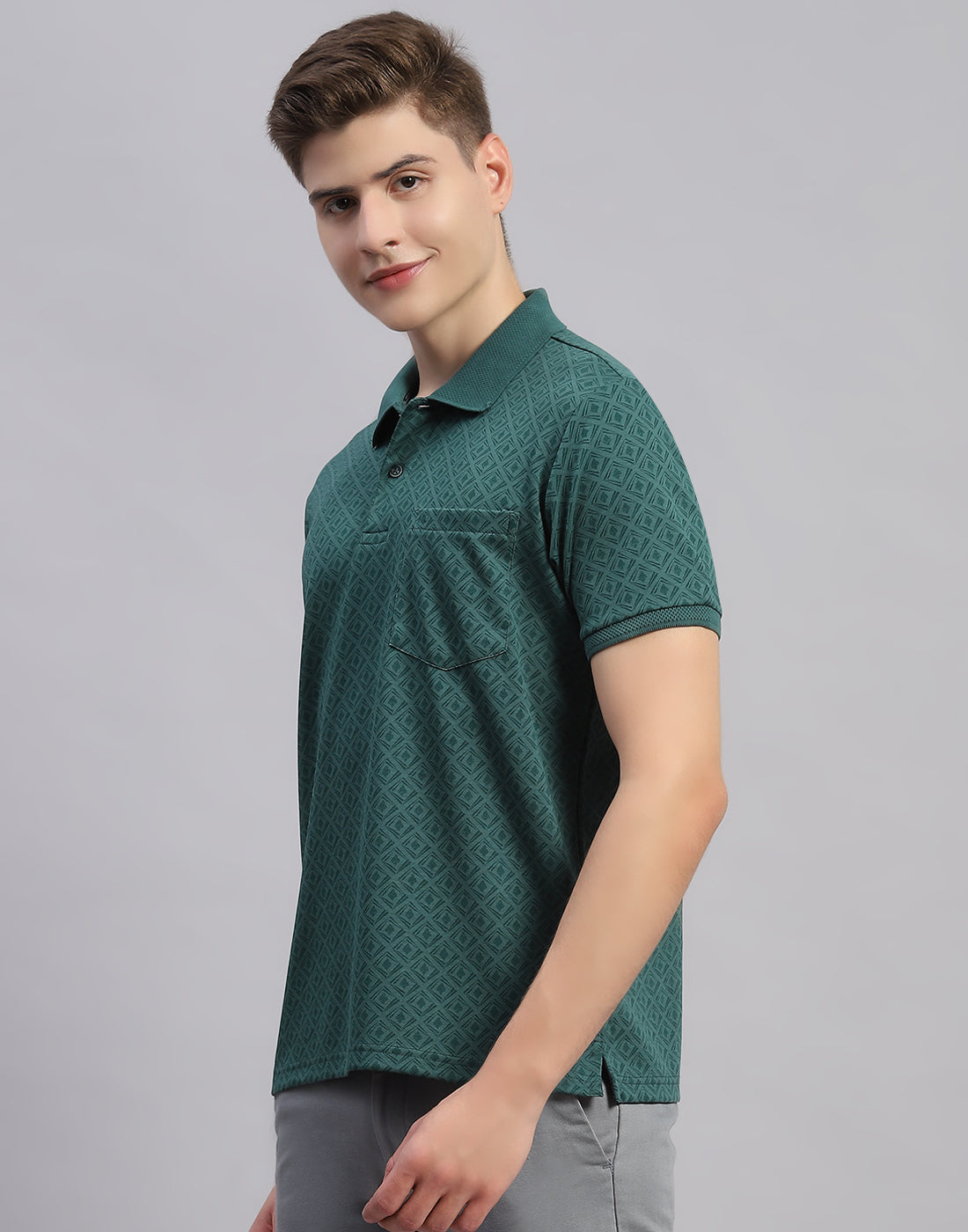 Men Green Solid Polo Collar Half Sleeve T-Shirt